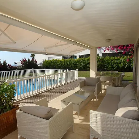 Evoteli Group 5+2 Beaton Villa